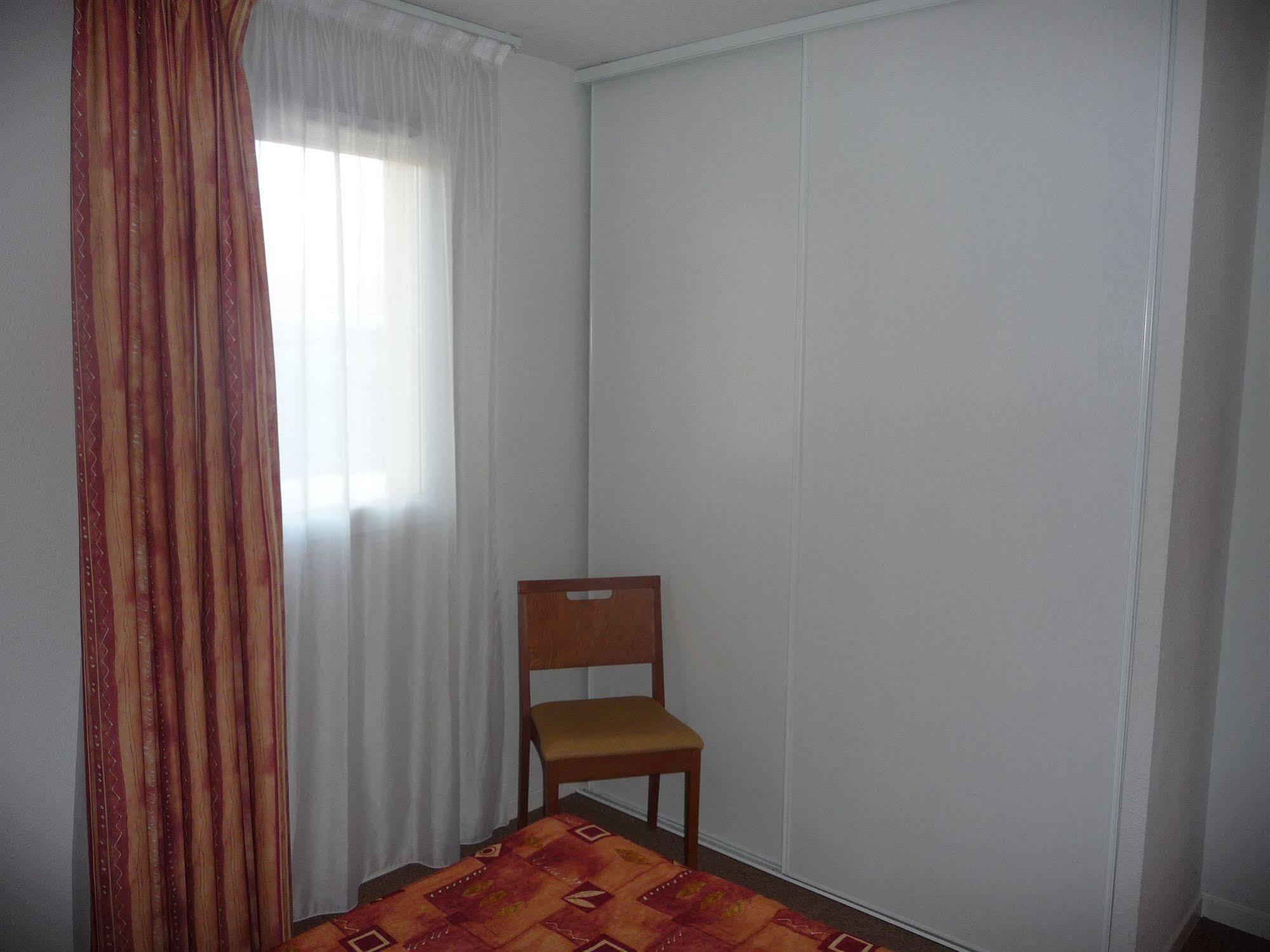 Aerel Hotel Aeroport Бланьяк Экстерьер фото