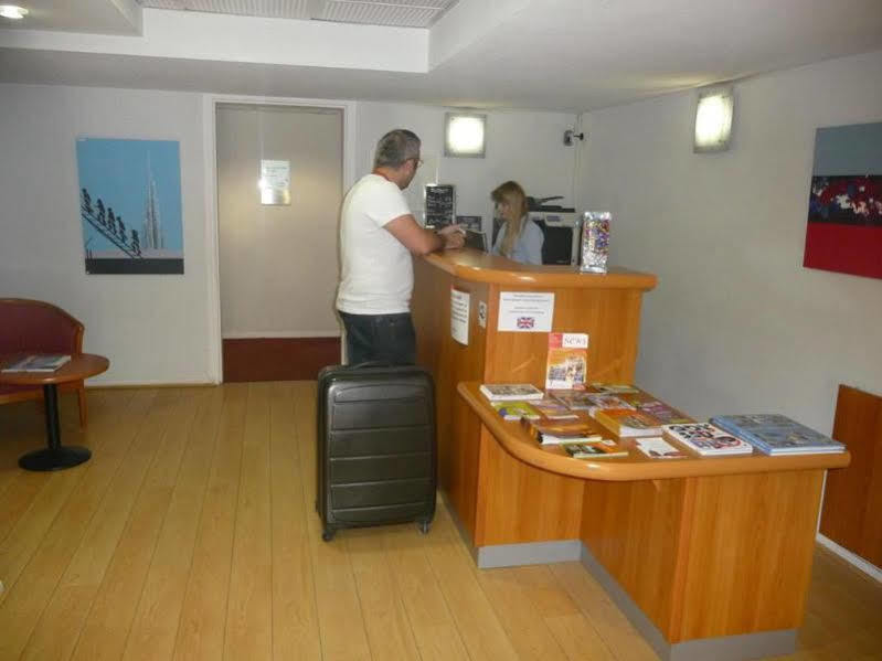 Aerel Hotel Aeroport Бланьяк Экстерьер фото